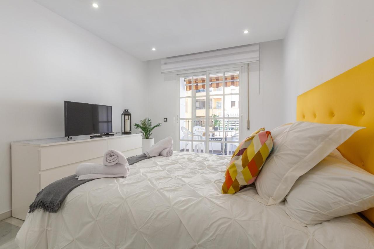 Apartamento La Victoria Apartment Malaga Luaran gambar