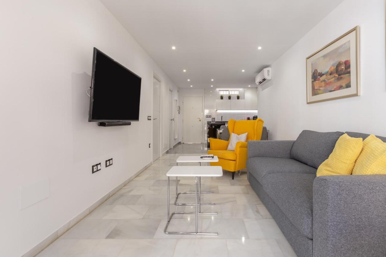Apartamento La Victoria Apartment Malaga Luaran gambar