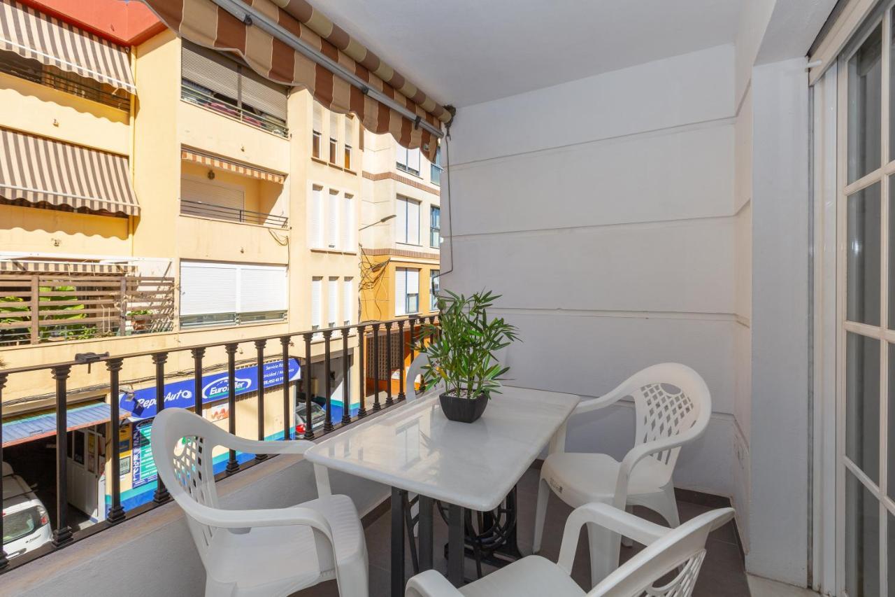 Apartamento La Victoria Apartment Malaga Luaran gambar