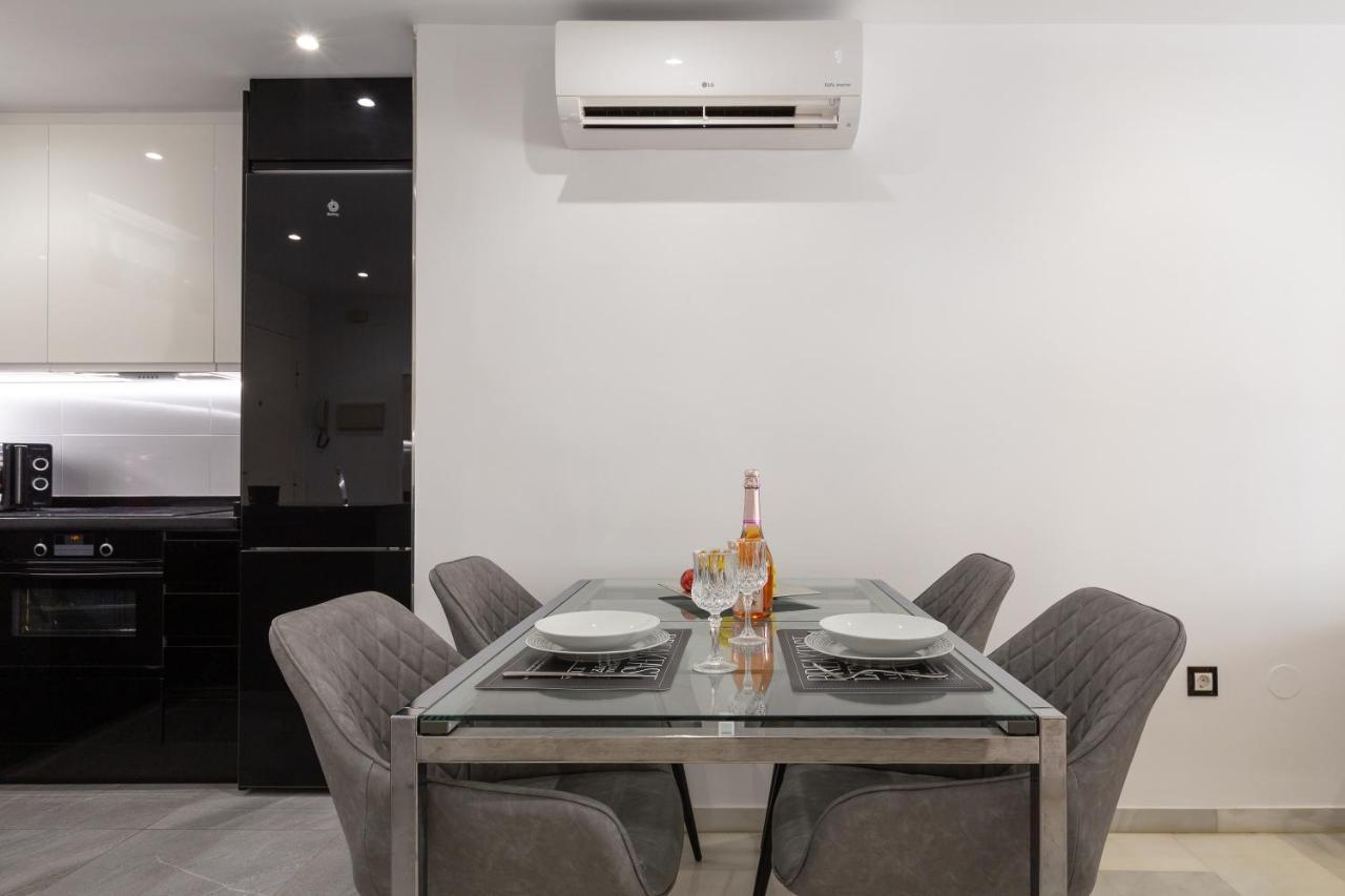 Apartamento La Victoria Apartment Malaga Luaran gambar