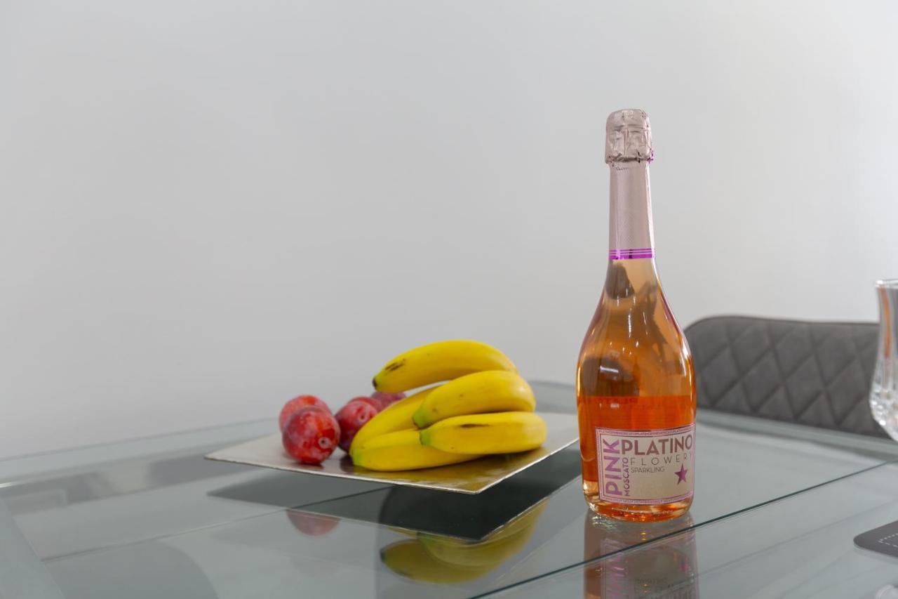 Apartamento La Victoria Apartment Malaga Luaran gambar