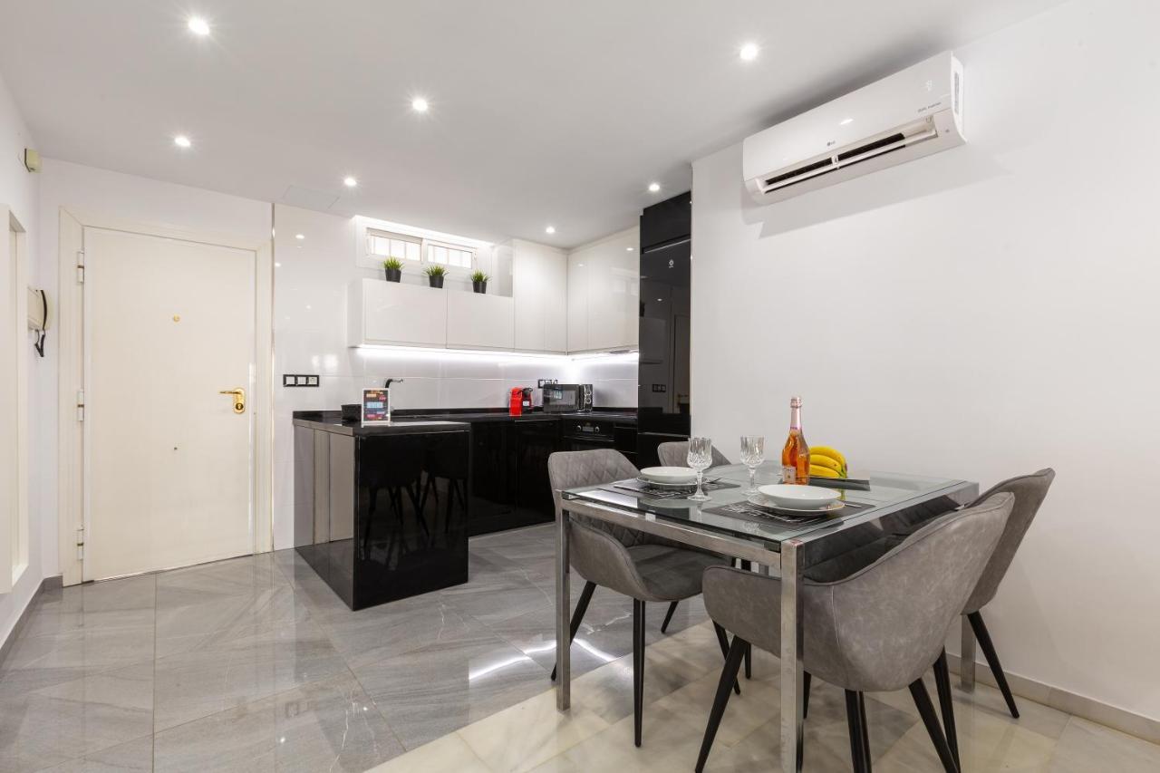 Apartamento La Victoria Apartment Malaga Luaran gambar